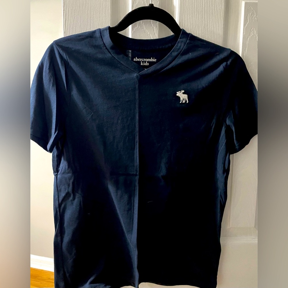 Abercrombie Kids Boy’s Short Sleeve V-neck T-shirt, Navy, size 13/14